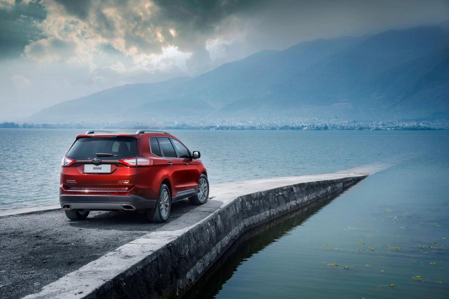  Ford Edge Titanium 2015 года  (CN) (фото 10 из 18)